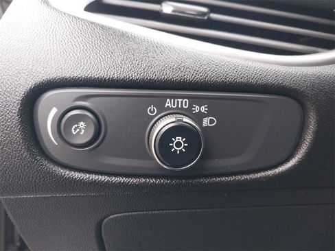 Used 2022 Chevrolet Malibu LT image 19