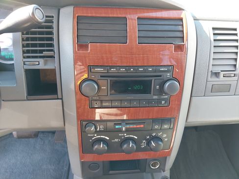 Used 2006 Dodge Durango SLT image 21