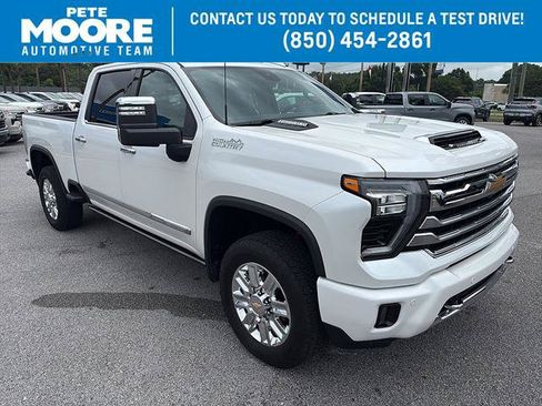 Used 2024 Chevrolet Silverado 2500 High Country w/ High Country Premium Package AWD/4WD image 1