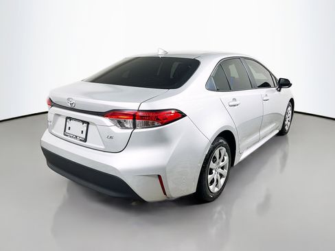 Used 2025 Toyota Corolla LE image 4