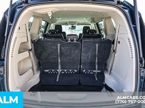 Used 2024 Chrysler Pacifica Touring-L image 25