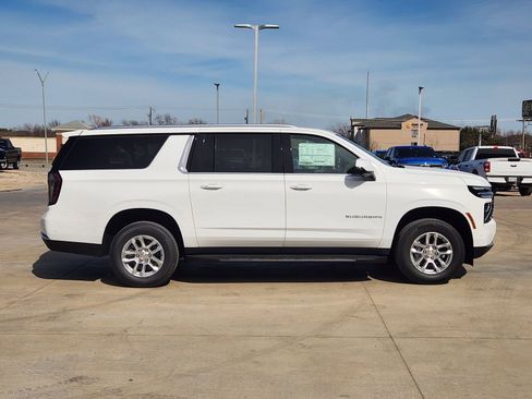 New 2026 Chevrolet Suburban LT w/ Comfort Package image 7