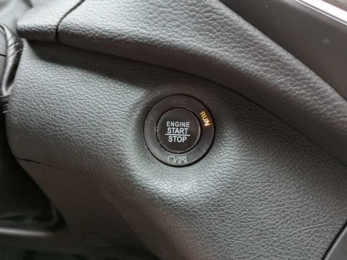 Used 2019 Jeep Cherokee Trailhawk AWD/4WD image 28