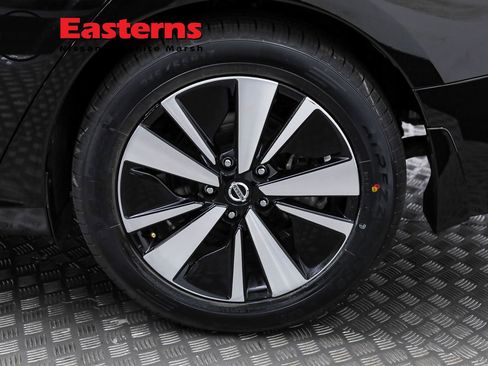 Used 2021 Nissan Altima 2.5 SV w/ SV Premium Package image 35