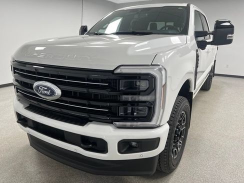 Used 2025 Ford F350 Platinum AWD/4WD image 4