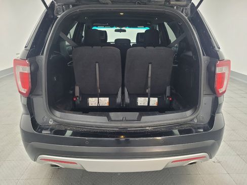 Used 2017 Ford Explorer XLT FWD image 29