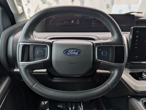 Used 2025 Ford Expedition Active RWD image 30