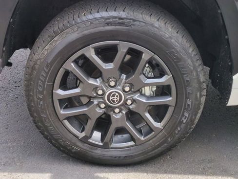 Used 2023 Toyota Tundra Platinum w/ Advanced Package image 33