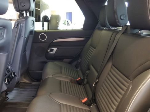 Used 2025 Land Rover Discovery Dynamic SE image 27