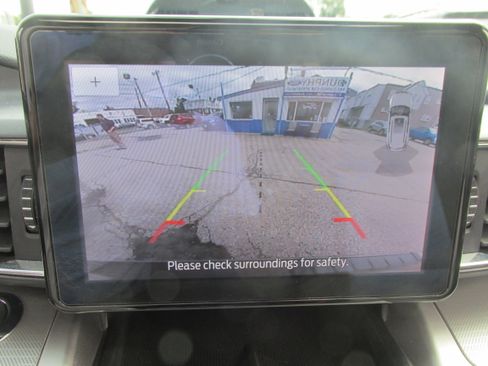 Used 2022 Ford Explorer XLT w/ Equipment Group 202A image 35