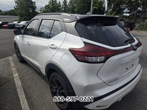 Used 2023 Nissan Kicks SR w/ SR Premium Package FWD image 4