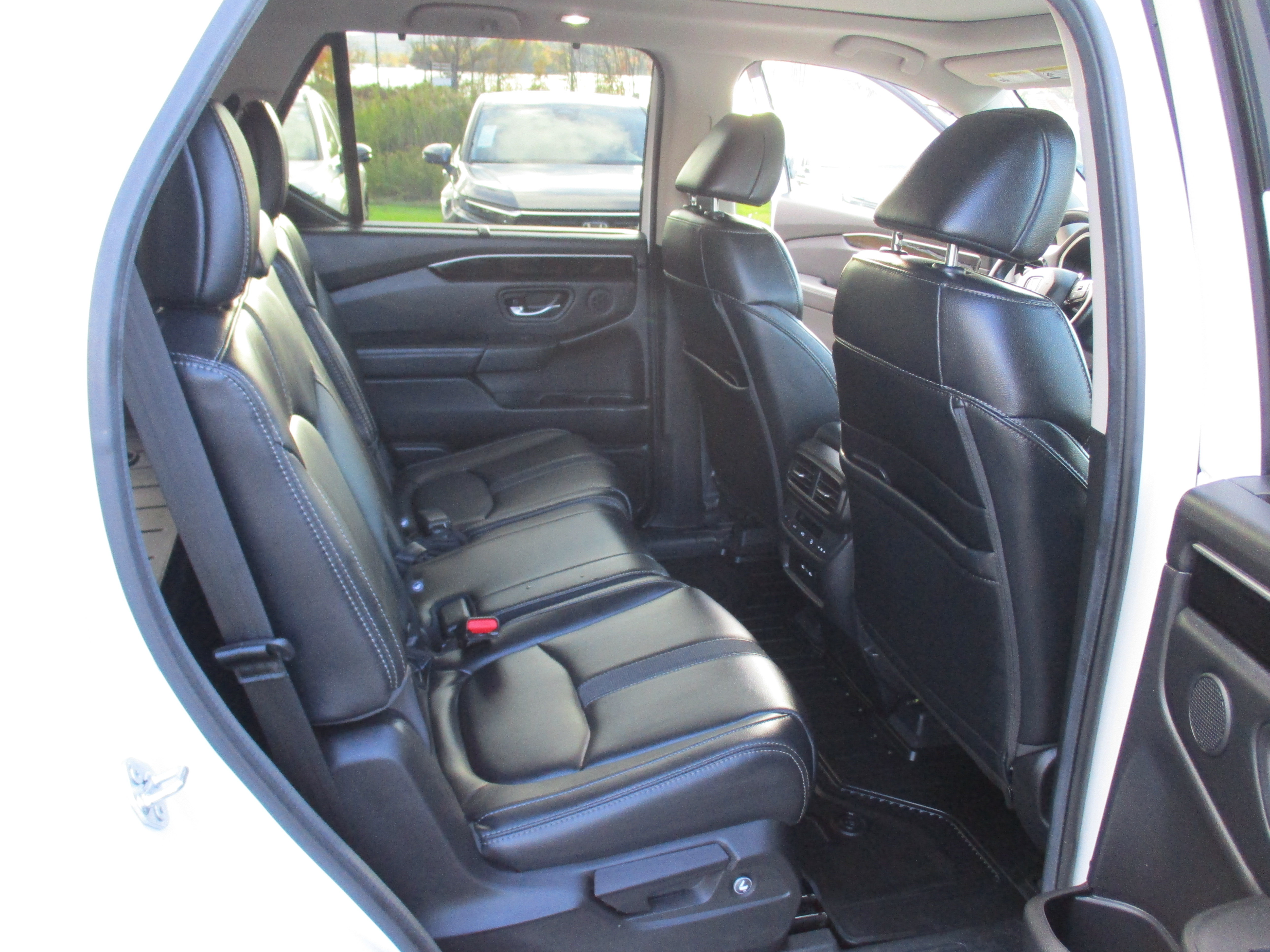 Certified 2024 Honda Pilot Touring image 15