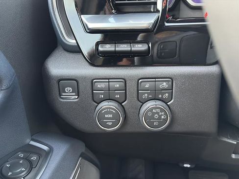 New 2026 Chevrolet Silverado 2500 High Country w/ High Country Premium Package AWD/4WD image 17