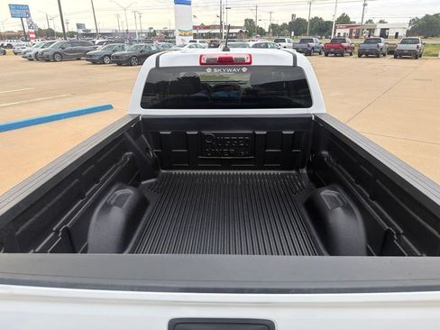 Used 2021 Chevrolet Colorado W/T w/ WT Convenience Package AWD/4WD image 10