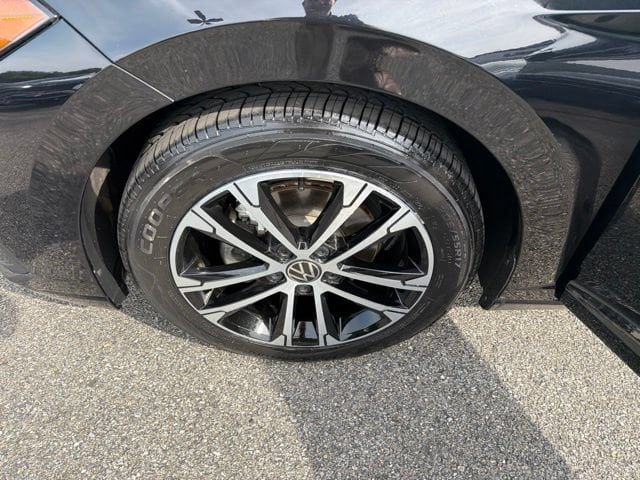 Used 2025 Volkswagen Jetta Sport FWD image 29