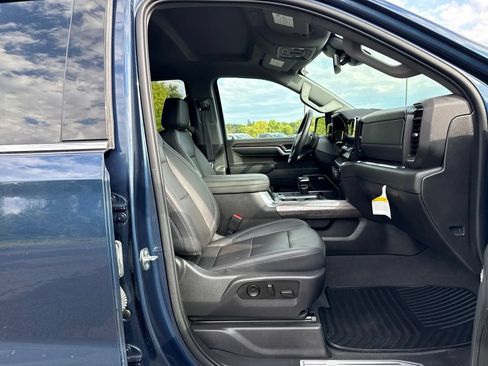 Used 2023 Chevrolet Silverado 1500 LTZ w/ LTZ Convenience Package II AWD/4WD image 11