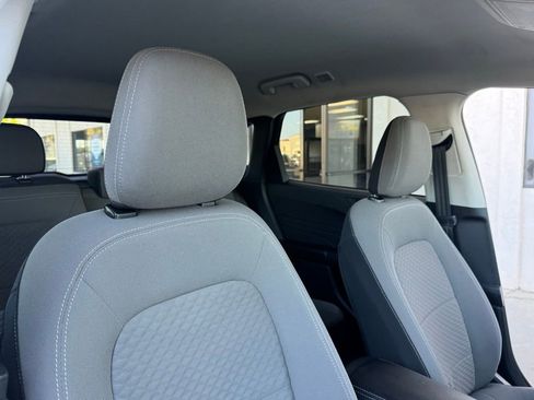 Used 2022 Ford Escape SE image 25