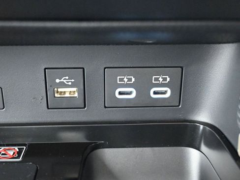 Certified 2025 Toyota Camry SE w/ Convenience Package image 22