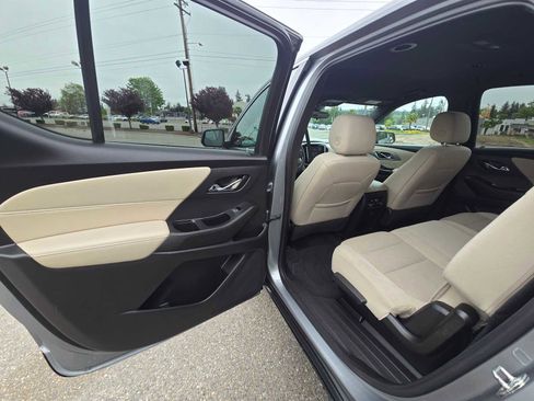 Used 2023 Chevrolet Traverse LS AWD/4WD image 15