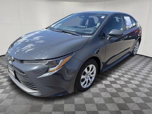 Used 2025 Toyota Corolla LE FWD image 3