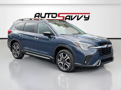 Used 2025 Subaru Ascent Touring AWD/4WD image 1