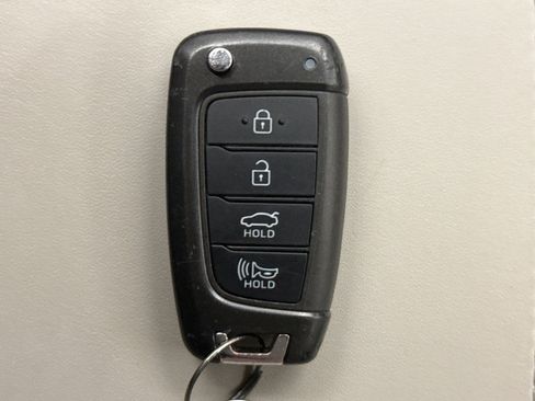 Used 2023 Hyundai Sonata SE w/ Cargo Package FWD image 10