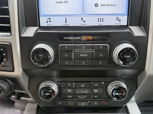 Used 2020 Ford F150 Lariat w/ Equipment Group 502A Luxury AWD/4WD image 22
