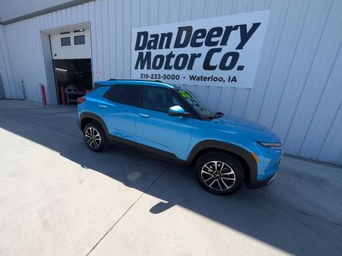 Used 2025 Chevrolet TrailBlazer LT AWD/4WD image 32
