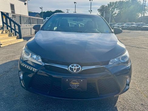 Used 2016 Toyota Camry SE FWD image 2