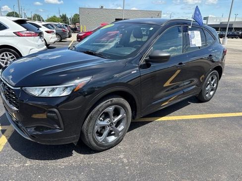Used 2023 Ford Escape ST-Line w/ Tech Pack #1 AWD/4WD image 18