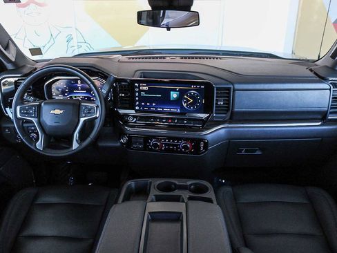 Used 2024 Chevrolet Silverado 1500 LT w/ Leather Package AWD/4WD image 12