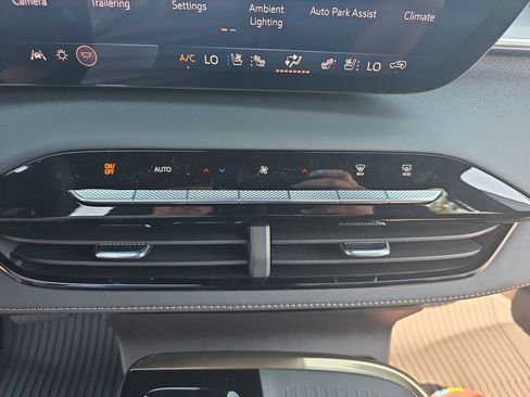 New 2026 Buick Enclave Avenir w/ Super Cruise Package FWD image 22