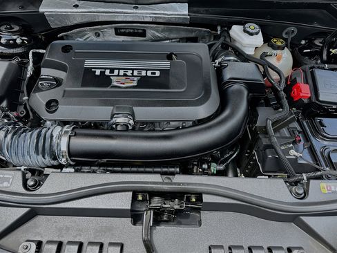 Used 2023 Cadillac XT4 Sport FWD image 31