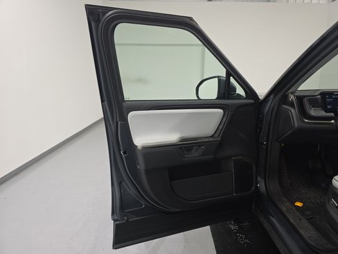 Used 2025 Rivian R1S Adventure AWD/4WD image 16