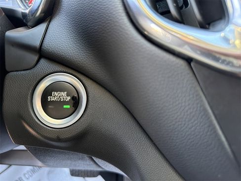 Used 2022 Chevrolet Equinox LT image 22