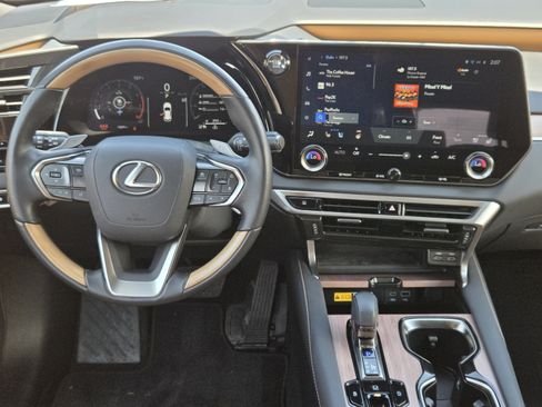 Used 2025 Lexus RX 350 Premium w/ Accessory Package (Z1) FWD image 20