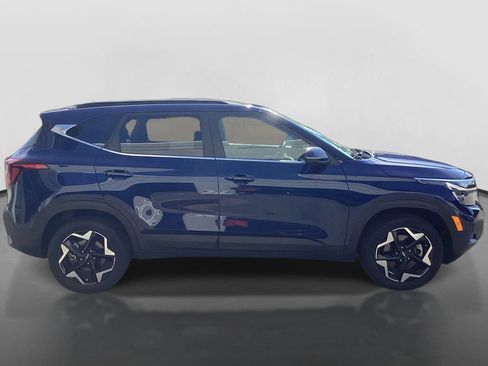 Used 2025 Kia Seltos EX w/ EX Sunroof Package AWD/4WD image 4