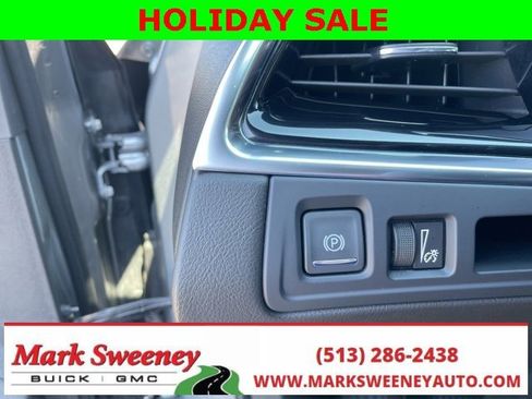 Used 2024 Cadillac XT6 Premium Luxury image 17