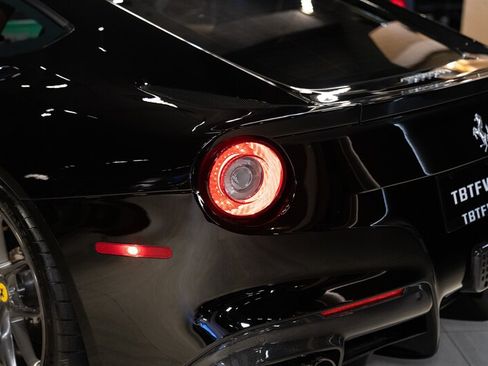Used 2014 Ferrari F12 Berlinetta RWD image 35