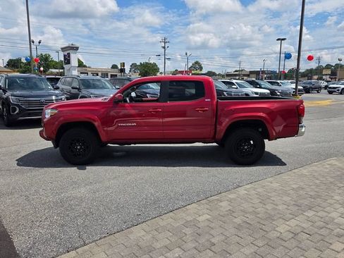 Used 2021 Toyota Tacoma SR5 RWD image 4