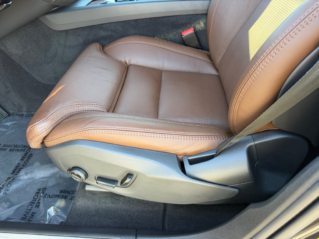 Certified 2024 Volvo XC60 B5 Ultimate w/ Climate Package AWD/4WD image 16