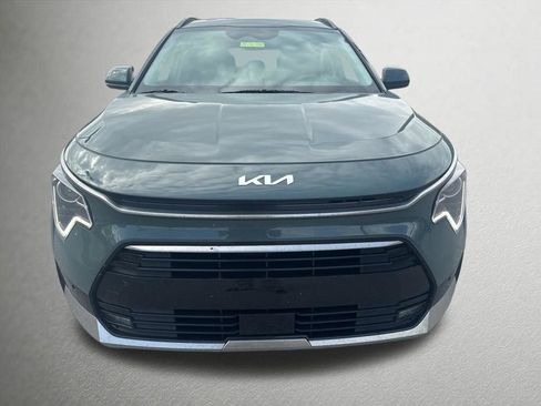Used 2025 Kia Niro SX image 8