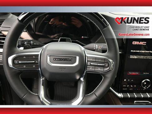 New 2026 GMC Acadia Denali Ultimate w/ LPO, Floor Liner Package AWD/4WD image 19