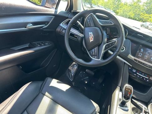 Used 2018 Cadillac XT5 Luxury w/ Driver Awareness Package AWD/4WD image 21