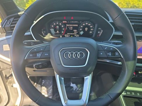 Used 2024 Audi Q3 2.0T Premium image 19