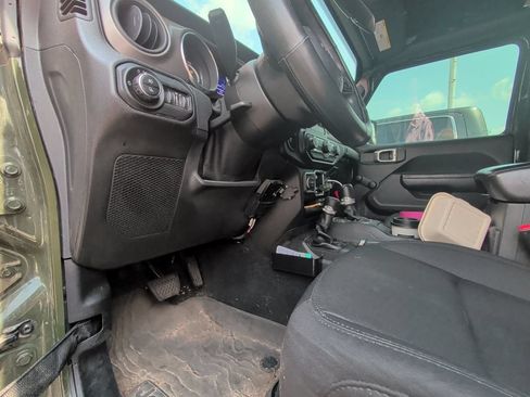 Used 2022 Jeep Gladiator Sport AWD/4WD image 8