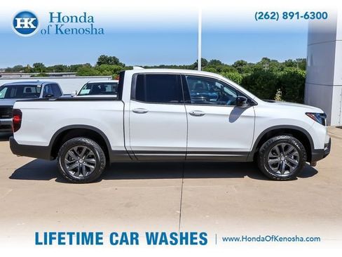 Used 2023 Honda Ridgeline Sport image 6