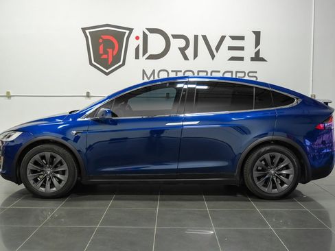 Used 2018 Tesla Model X 75D image 11