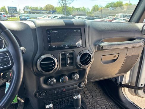 Used 2016 Jeep Wrangler Unlimited Sport w/ Quick Order Package 24S AWD/4WD image 17