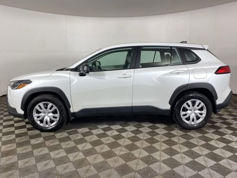 Used 2023 Toyota Corolla Cross L AWD/4WD image 5